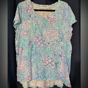 Lilly Pulitzer tshirt